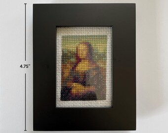Framed Mona Lisa - Minimalist Cross Stitch