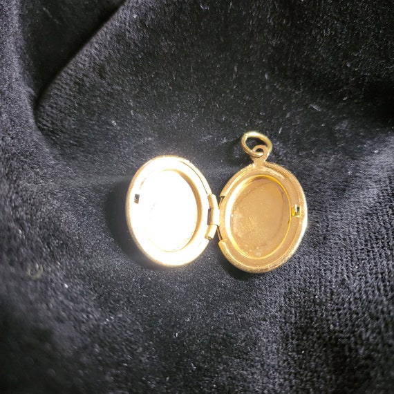 Camp Fire Girls Charm & Locket Set in gold - image 7