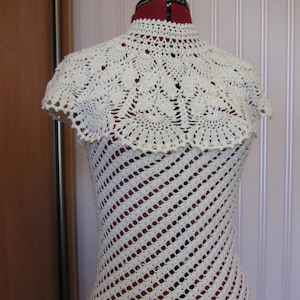 Crochet Lace Blouse: Creamy Cotton Floral Top, Retro Style