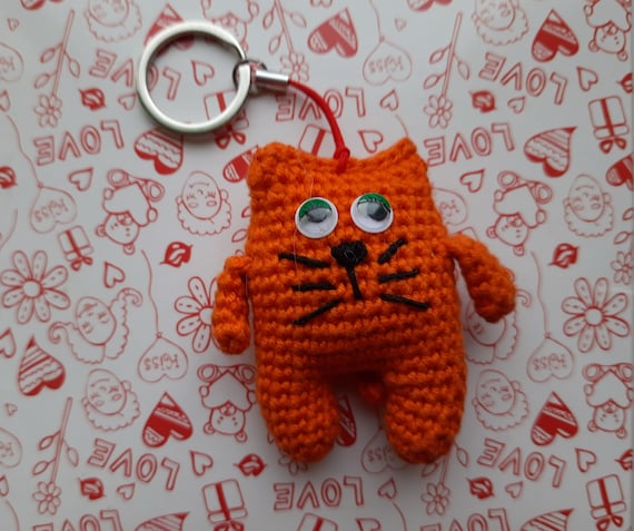 かぎ針編みの猫キーホルダー：小さなあみぐるみバッグチャーム - Etsy 日本