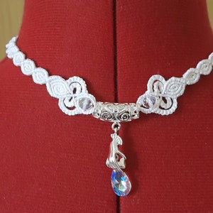 White Macrame Choker: Elegant Lace Necklace with Pendant