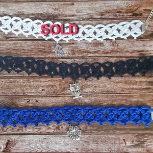 Gargantilla de algodón tejida a crochet hecha a mano: collar con colgante de encaje