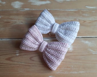 Crochet Bow French Barrette, Beaded Crochet Bow Hair Clip, Romantic Hair Accessory, Pink or White Bow, Coquette Hair Clip, Gift for Her
