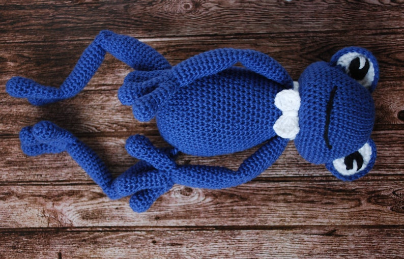 Molde em PDF para brinquedo de sapo de crochê imagem 3