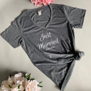 Just Married T-Shirt - Bridal Gift - Personalised T-Shirt Mrs T-Shirt - Custom Bride T-shirt - Wifey Tee - Honeymoon t-shirt - Bride Shirt