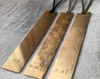 Personalisiertes Lesezeichen aus Messing mit individueller Gravur – Romantisches Geschenk zum Valentinstag – Geschenk für sie – Elegantes Leseaccessoire aus Metall – Erinnerungsstück