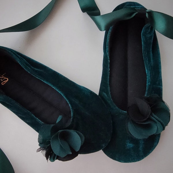 Emerald green velvet ballet flats with satin ribbons Made to order shoes with leather/ rubber sole Comfortable slippers Velvet ballet pumps