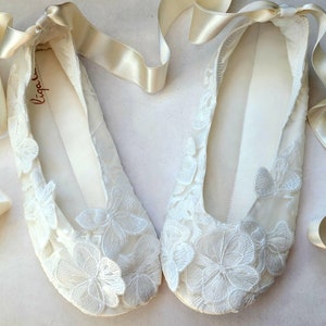 Cream White Flower lace Wedding shoes with removable satin ribbons Made to order wedding ballet pumps Matched to wedding dress Customizable