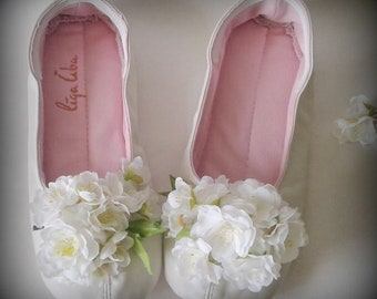 White leather Wedding Ballet flats with white and light pink flowers matched to wedding bouquet Wedding ballerinas Bridal ballet shoes