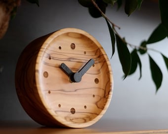 Exquisite Handcrafted Olive Wood Table Clock - Unique Artisanal Timepiece