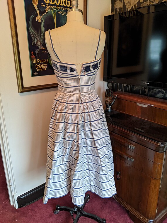 1950s Blue and white striped full pleated waist s… - image 7