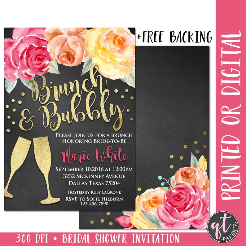 Puede incluir: Una invitaci&oacute;n de ducha nupcial estilo pizarra negra con detalles de purpurina dorada e ilustraciones florales de acuarela. El texto dice "Brunch & Bubbly" e incluye el nombre de la novia, la fecha, la hora y la ubicaci&oacute;n. La invitaci&oacute;n tambi&eacute;n incluye el texto "300 DPI Bridal Shower Invitation".