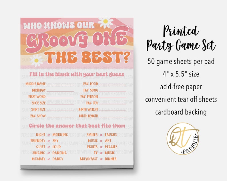 Op de afbeelding: Een roze en oranje printbare partygame-set met de tekst "Wie kent onze Groovy One het beste?" Het spel bevat een lijst met vragen om te raden over een persoon, zoals hun favoriete eten, liedje en speelgoed. Het spel bevat ook een sectie om de antwoorden te omcirkelen die het beste bij hen passen, zoals "nacht of ochtend", "vriendelijk of verlegen" en "ontbijt of diner". Het spel is gedrukt op zuurvrij papier met een kartonnen achterkant en wordt geleverd met 50 spelbladen per bloc. De spelbladen zijn 4 inch bij 5,5 inch.