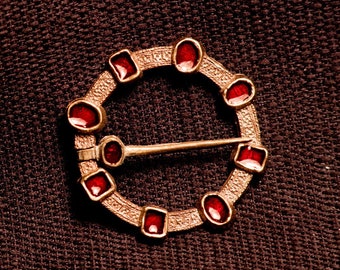 Annular brooch with Enamel - W55R