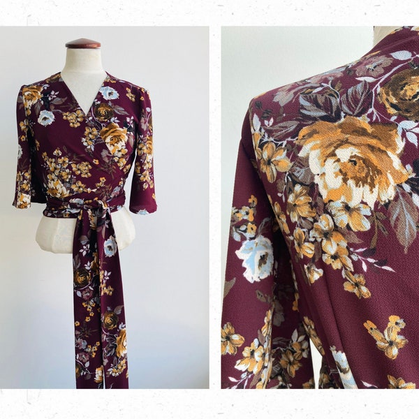 Chemisier pour femme de coupe kimono, tissu bourgogne aux motifs floraux, ajustable à la taille, de style one size, fait au Québec