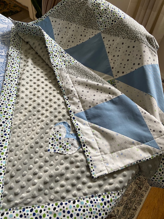 Grey baby quilt cheap