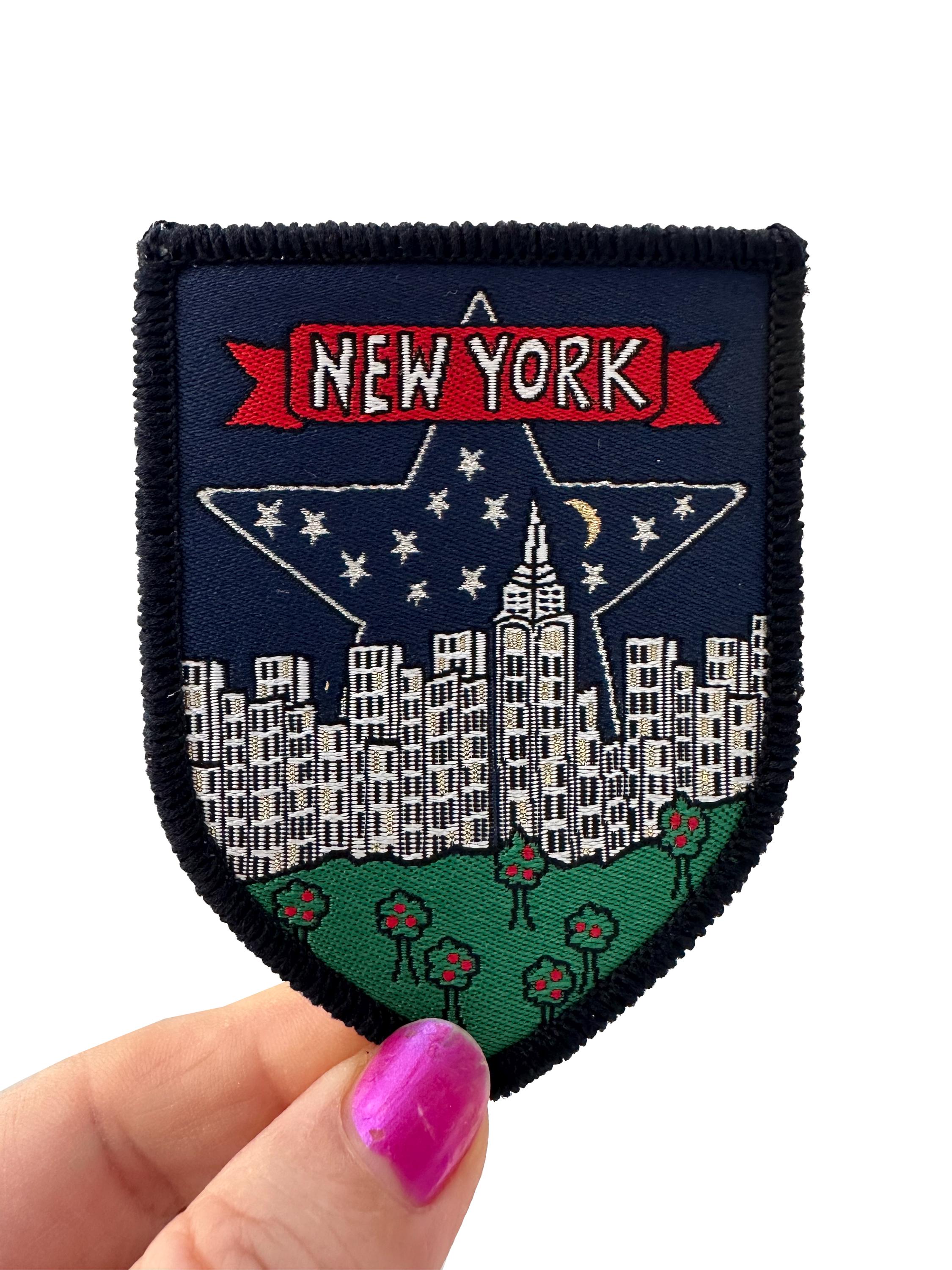 Toppa Ricamata New York Da Cucire O Stirare – 8x5 Cm, Alta Qualità