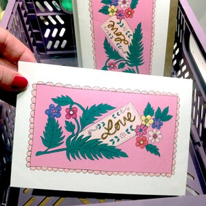 Liefdeskaart met glitterstroken en bloemen, handgemaakte kaart voor Valentijnsdag of jubileum