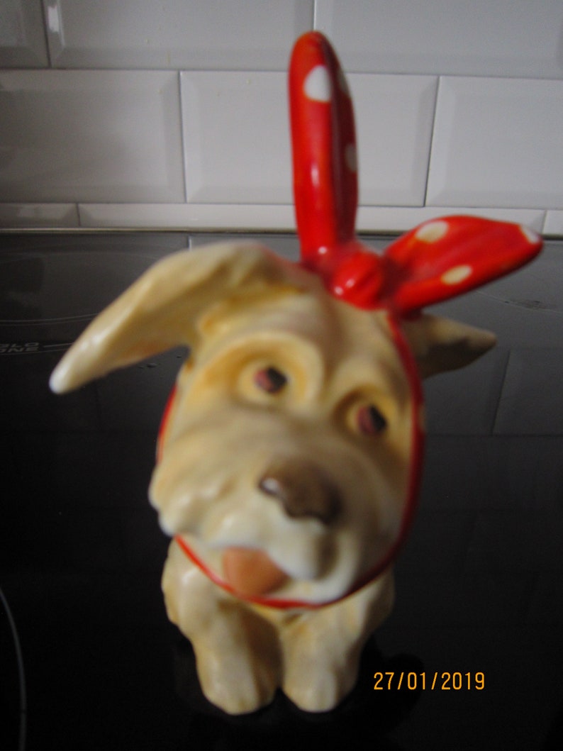 Goebel Hummel Zahnschmerzen Hund mit Polka Dot Taschentuch Etsy