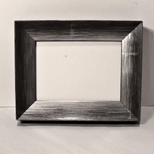 Silver Wood Picture Frame: Contemporary Style, Holds 2.5 x 3.5 Inch Art or Photo, Museum Glass & Hardware