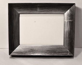 Silver Wood Picture Frame: Contemporary Style, Holds 2.5 x 3.5 Inch Art or Photo, Museum Glass & Hardware