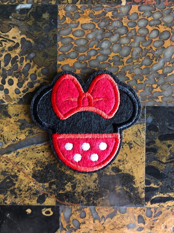 2 1 Minnie Mouse 1 Mickey Mouse Kissing Iron Sew On Patch 2.75/"L x 2.75/" W