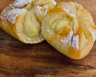 Homemade Cheese danish (branzoici)