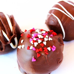 12 Cake Balls