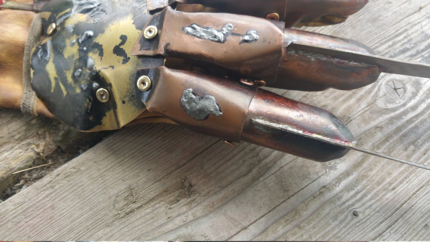 Freddy Glove, A Nightmare on Elm Street 4: the Dream Master Prop