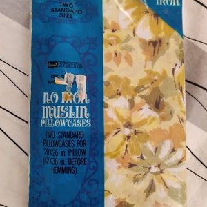 Vintage Twin Flat Grant/'s Home Bed Sheet Floral Blue and Green on White Lace Trim Bed Linens Bedroom Muslin Groovy Fabric Retro Curtain