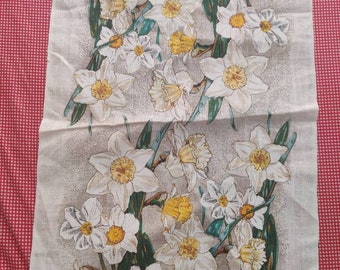 Vintage Biltmore Estate linen tea towel, daffodils design.