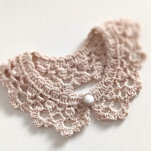 Crochet Collar: Vintage Style Lacy Beige Cotton Necklace