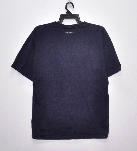 plain t shirt with small logo