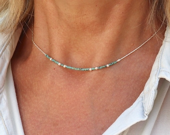 Collier ras de cou chaine fine argent massif et perles miyuki turquoises marbrées,collier femme style minimaliste