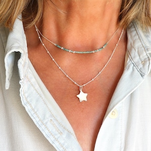 Collier ras de cou chaine fine argent massif et perles miyuki turquoises marbrées,collier femme style minimaliste image 2