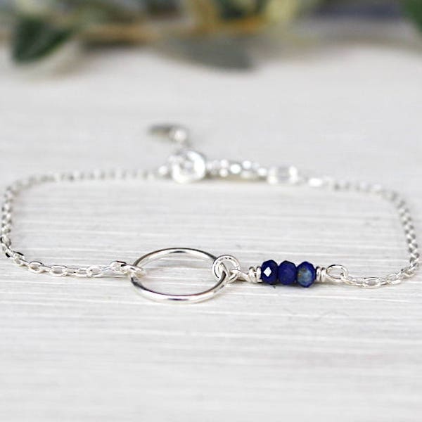 bracelet anneau argent 925 et pierres de gemmes lapis lazuli sur chaine