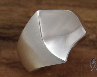 Auffälliger Ring aus Silber 925/-, Handarbeit, Silberring