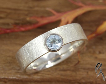 Schmaler Ring aus Silber 925/- mit Aquamarin