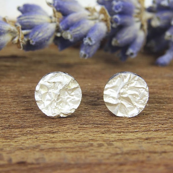 Silver stud earrings, small crumpled discs, 6 mm
