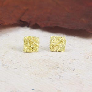 Ear studs gold 750/-, small crumpled squares, approx. 6.5 mm