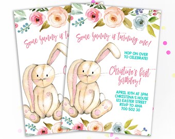 Invitación de cumpleaños del conejo algún conejito es un cumpleaños de Pascua cumpleaños cumpleaños primera chica de cumpleaños Shabby niñas 1er cumpleaños fiesta floral