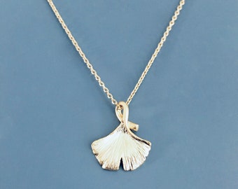 Gold Gingko Pendant Necklace Delicate Jewelry Gingko Biloba Necklace Dainty Gold Necklace Unique Necklace Gingko Leaf Necklace