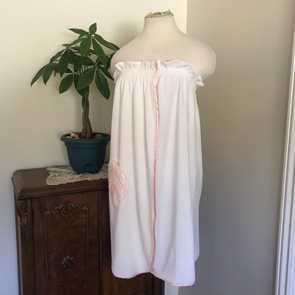 Vintage Dana Jeffies Robe and loungewear, Spa Wrap, Bath Wrap, Bridal Shower, Bath Towels, Cosmetics, Beachwear, Gym Wear