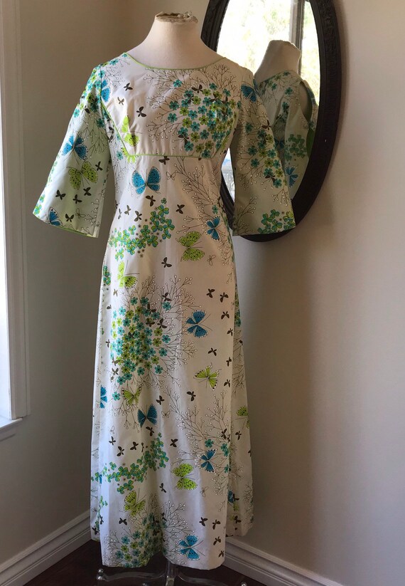 Vintage 1970's Gorgeous Alfred Shaheen, Hostess Dr