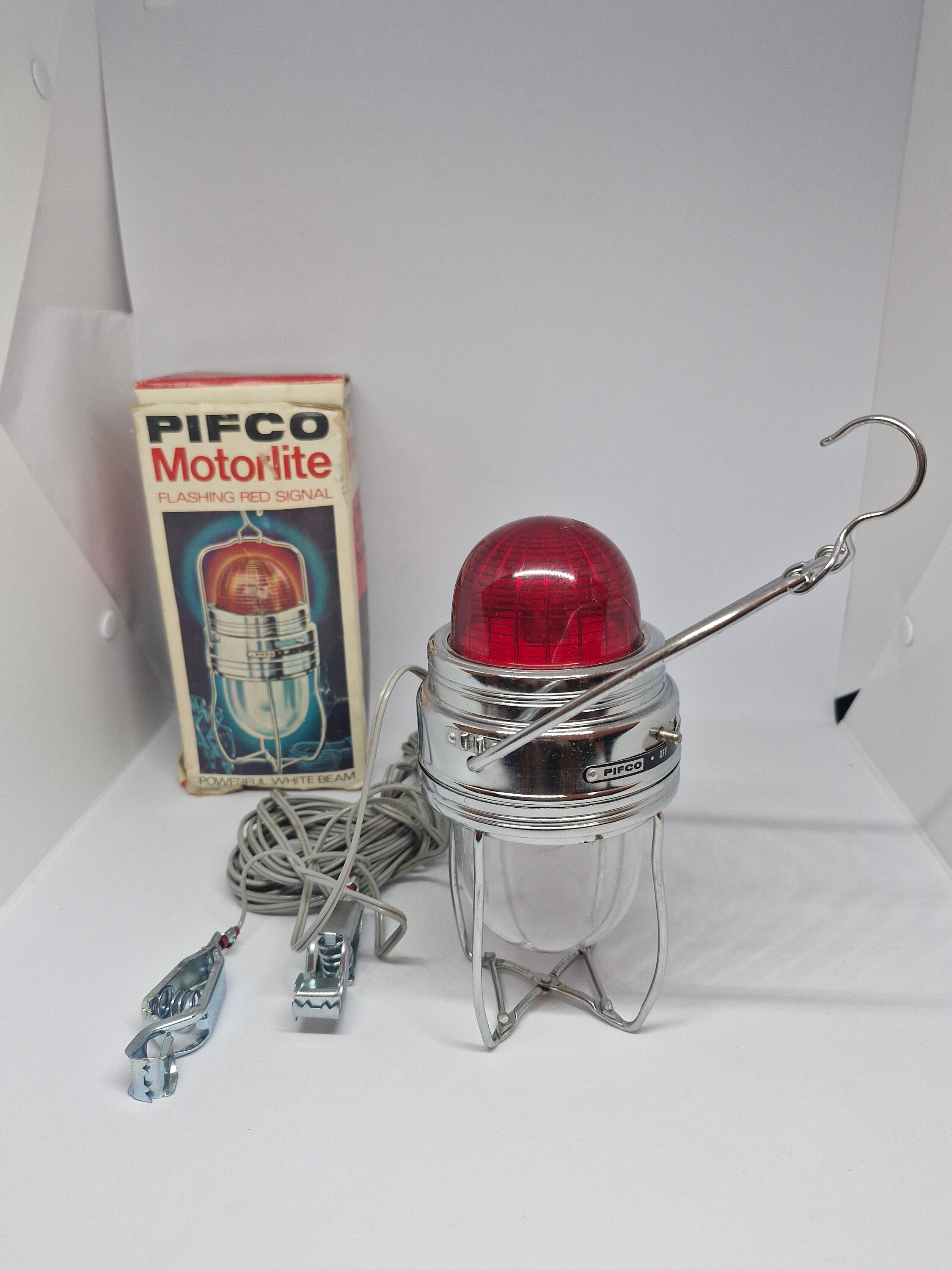 Lampe De Poche / Lanterne Vintage PIFCO – Sécurité Voiture – Empire – 1970s (non Testée)