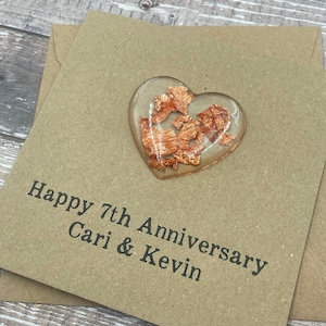 Tarjeta personalizada para el séptimo aniversario de cobre - Corazón de resina epoxi laminada - Texto personalizado - 127 mm x 127 mm