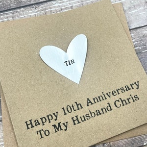 Tarjeta personalizada del décimo aniversario de estaño - Corazón de estaño grabado - Décimo aluminio - 5 x 5 pulgadas (127 mm x 127 mm)
