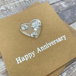 Biglietto per il 25° anniversario - Cuore in resina epossidica con lamina d'argento - 4 x 4 pollici (102 mm x 102 mm) o 5 x 5 pollici (127 mm x 127 mm)