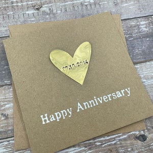 Biglietto personalizzato per il 50° anniversario d'oro - Cuore color oro personalizzato - Personalizza rustico in rilievo - 5 x 5 pollici (127 mm x 127 mm)