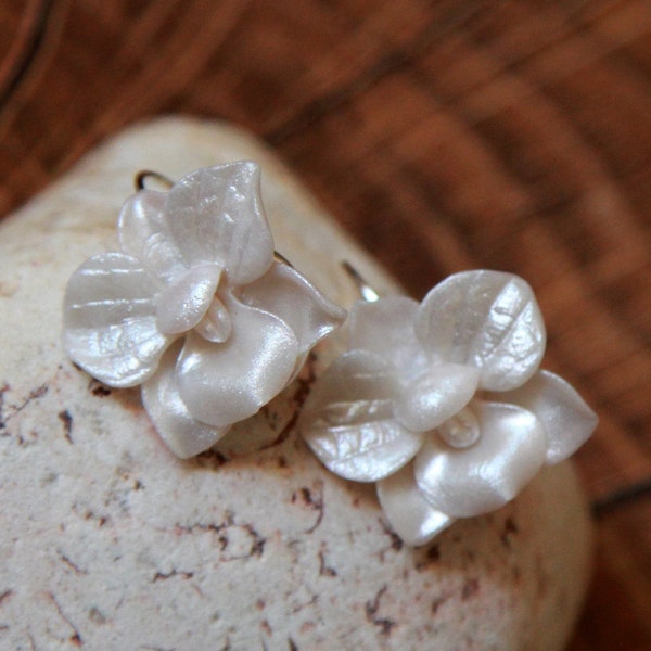 White pearl orchid earrings, Wedding jewelry women, Ivory earrings, Dangle polymer clay earrings flower, Bridal jewellery